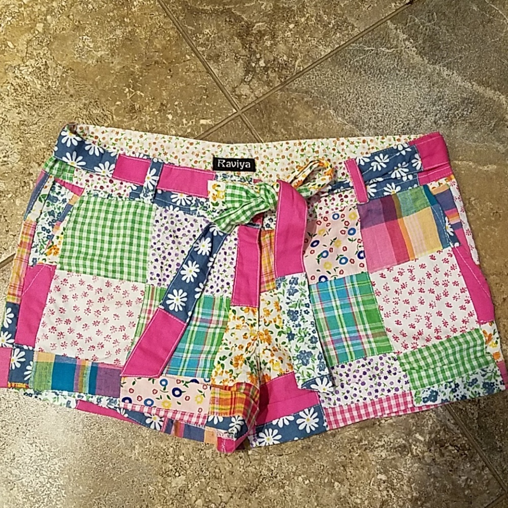 Adorable XS RAVIYA patchwork shorts